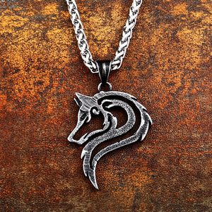 New design howling wolf necklace